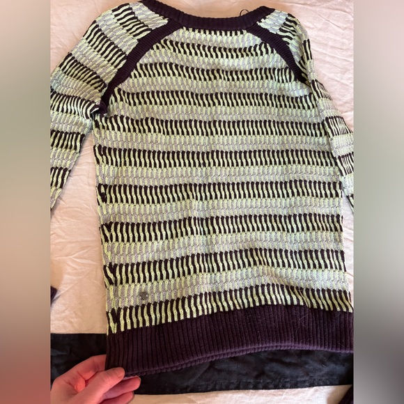 Lululemon Sweater - Picture 6 of 7